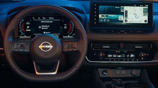 Conjunto de Herramientas en Tablero y volante de Nissan X-Trail e-POWER 2024
