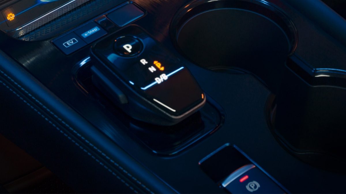 Foto de palanca de modos de manejo de SUV Nissan X-Trail e-POWER 2025