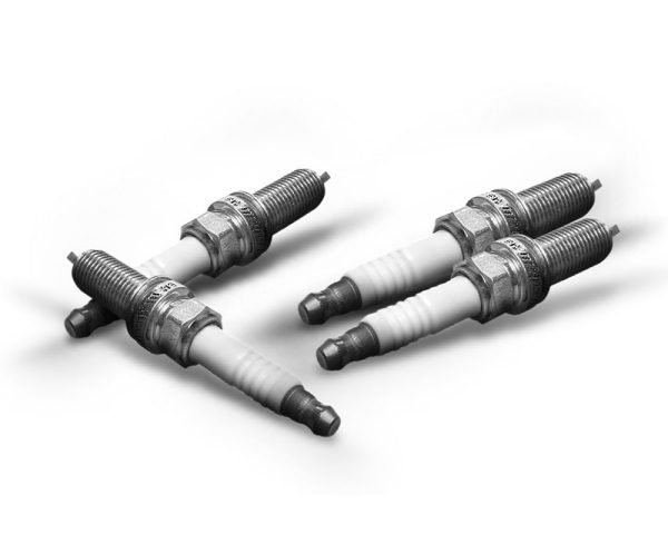 Precio de refacciones originales de bujías para Nissan